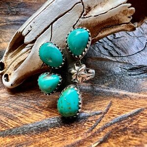 925 Sterling Silver Kingman Turquoise Half Cluster Flower Ring Size 8 SW